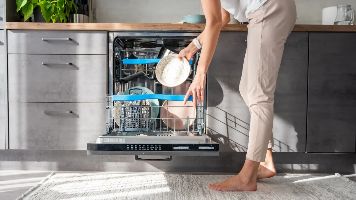 Using Your Dishwasher More Could Actually Save You Water