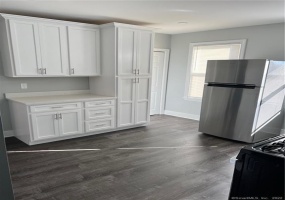 7-9 Burritt, Stratford, 06615, 2 Bedrooms Bedrooms, ,1 BathroomBathrooms,Residential Rental,For Sale,Burritt,24078862