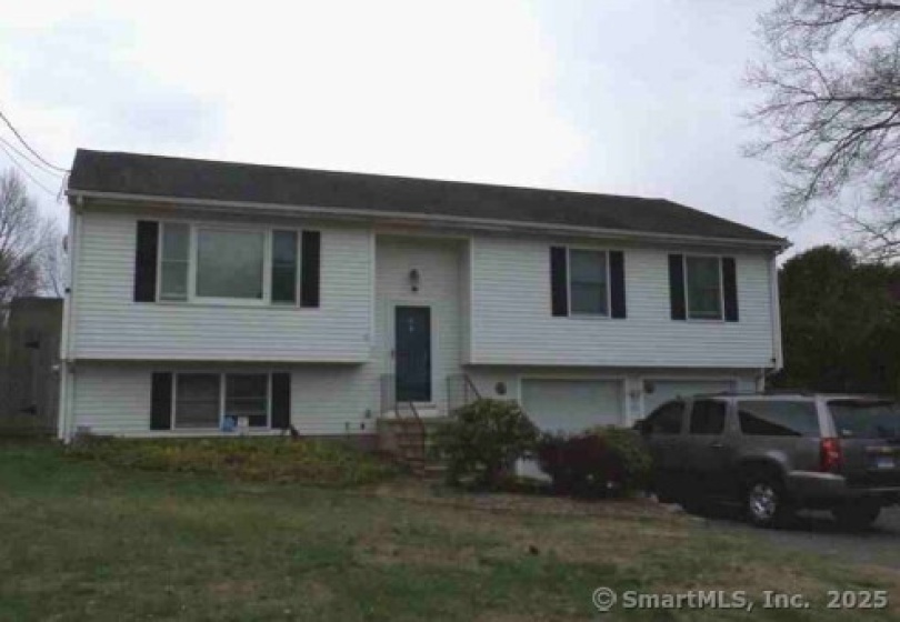 35 Bernardino, Enfield, 06082, 3 Bedrooms Bedrooms, 0 ,2 BathroomsBathrooms,Single Family For Sale,For Sale,Bernardino,0,24124555