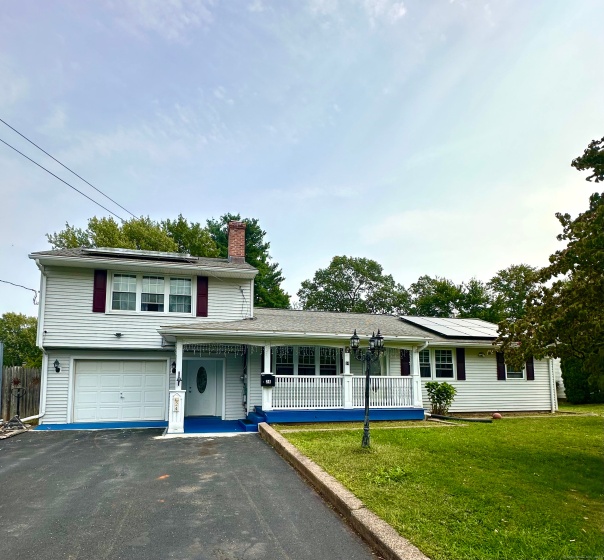 24 Bel Aire, Windsor Locks, 06096, 4 Bedrooms Bedrooms, 0 ,2 BathroomsBathrooms,Single Family For Sale,For Sale,Bel Aire,0,24145384