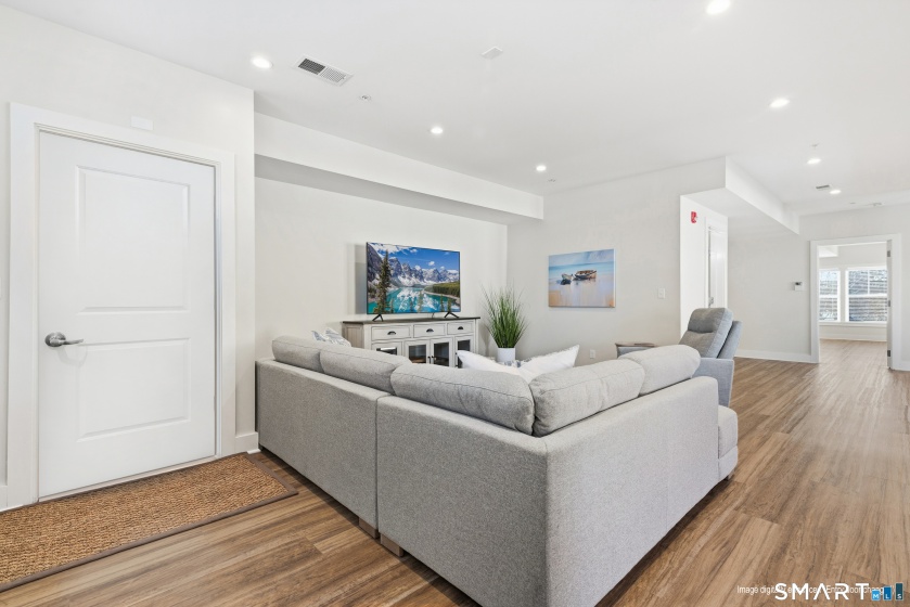 82 Wall, Madison, 06443, 2 Bedrooms Bedrooms, 0 ,1 BathroomBathrooms,Residential Rental,For Sale,Wall,0,24144953