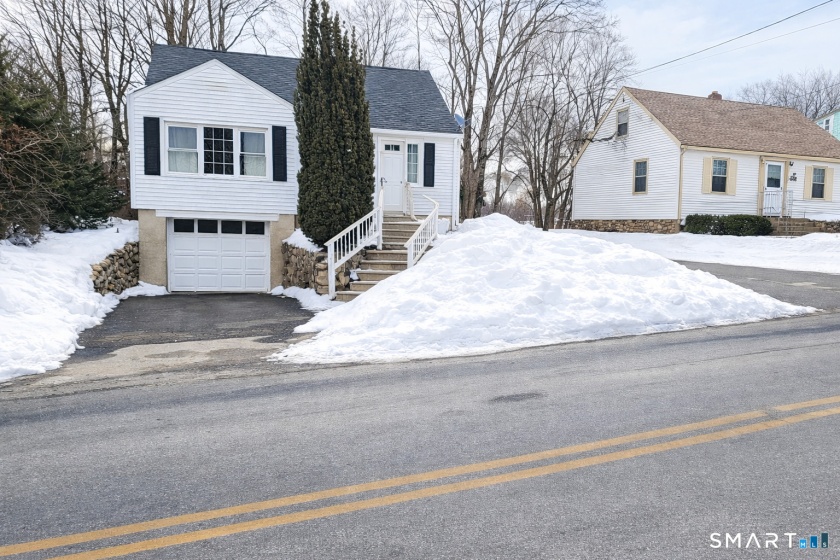 97 Pearl Lake, Waterbury, 06706, 3 Bedrooms Bedrooms, 0 ,1 BathroomBathrooms,Single Family For Sale,For Sale,Pearl Lake,0,24153128