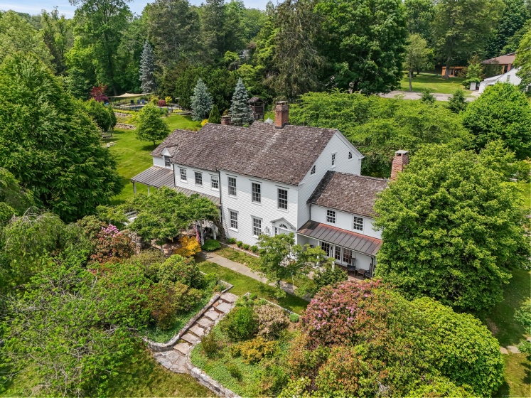 19 Skymeadow, Stamford, 06903, 5 Bedrooms Bedrooms, 0 ,4 BathroomsBathrooms,Single Family For Sale,For Sale,Skymeadow,0,24166734