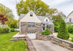 21 Hirsch, Stamford, 06905, 6 Bedrooms Bedrooms, 0 ,3 BathroomsBathrooms,Multi-family For Sale,For Sale,Hirsch,0,24166172