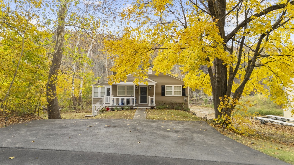 567 Roosevelt, Oxford, 06478, 2 Bedrooms Bedrooms, 0 ,1 BathroomBathrooms,Single Family For Sale,For Sale,Roosevelt,0,24173925