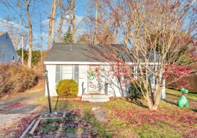 12 Hale, East Hampton, 06424, 2 Bedrooms Bedrooms, 0 ,1 BathroomBathrooms,Single Family For Sale,For Sale,Hale,0,24141321