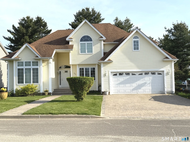 35 Emerald Pines, Waterbury, 06704, 4 Bedrooms Bedrooms, 0 ,2 BathroomsBathrooms,Single Family For Sale,For Sale,Emerald Pines,0,24174959