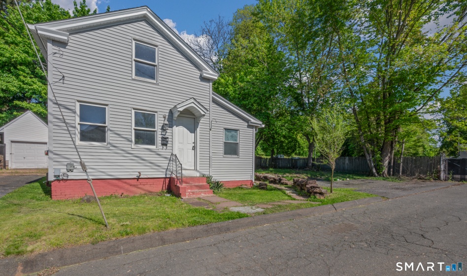 2 Hillside, Middletown, 06457, 3 Bedrooms Bedrooms, 0 ,1 BathroomBathrooms,Single Family For Sale,For Sale,Hillside,0,24175733